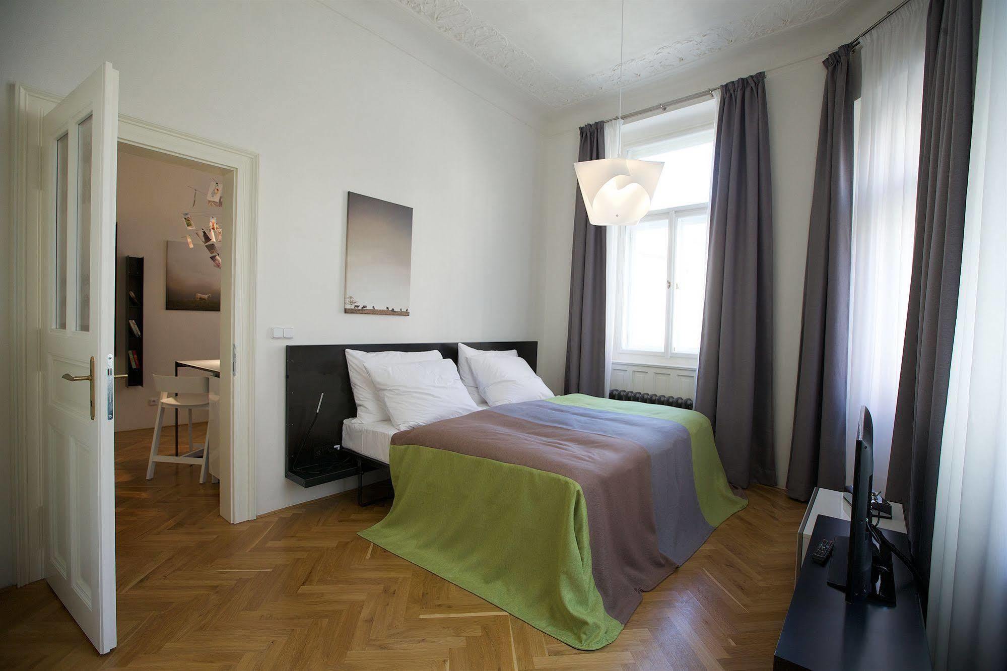 Mooo Downtown Apartahotel Praga